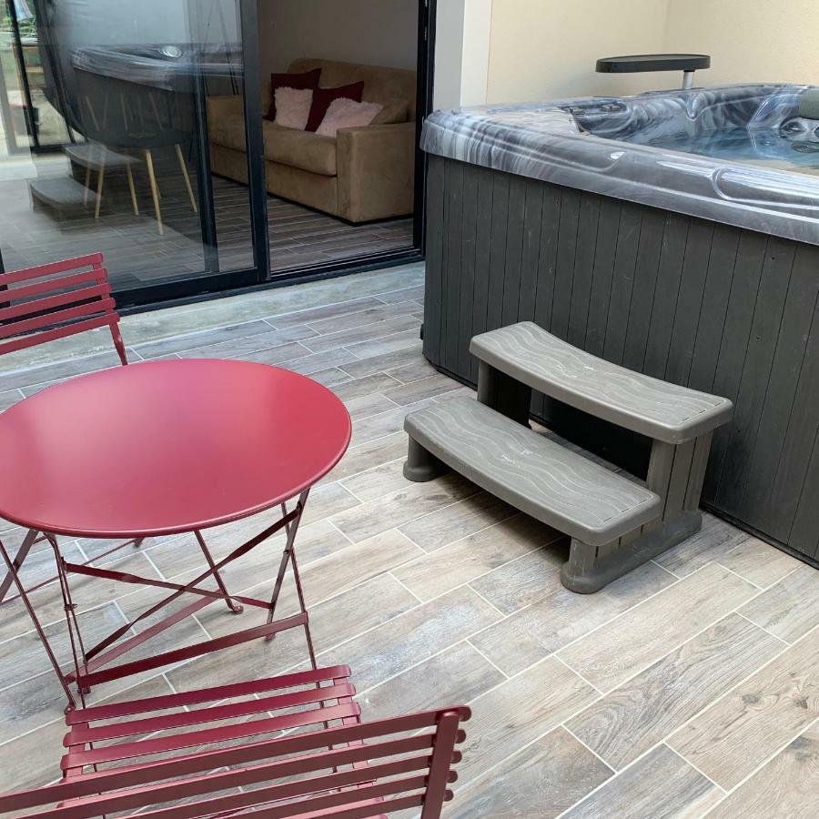 Sylina Avec Jacuzzi Prive Holiday home